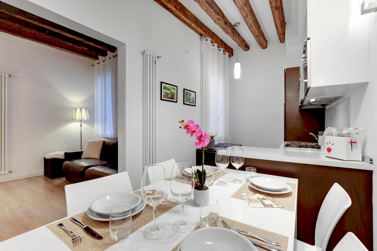 Botteri Palace Apartments By Wonderful Italy Венеция Экстерьер фото
